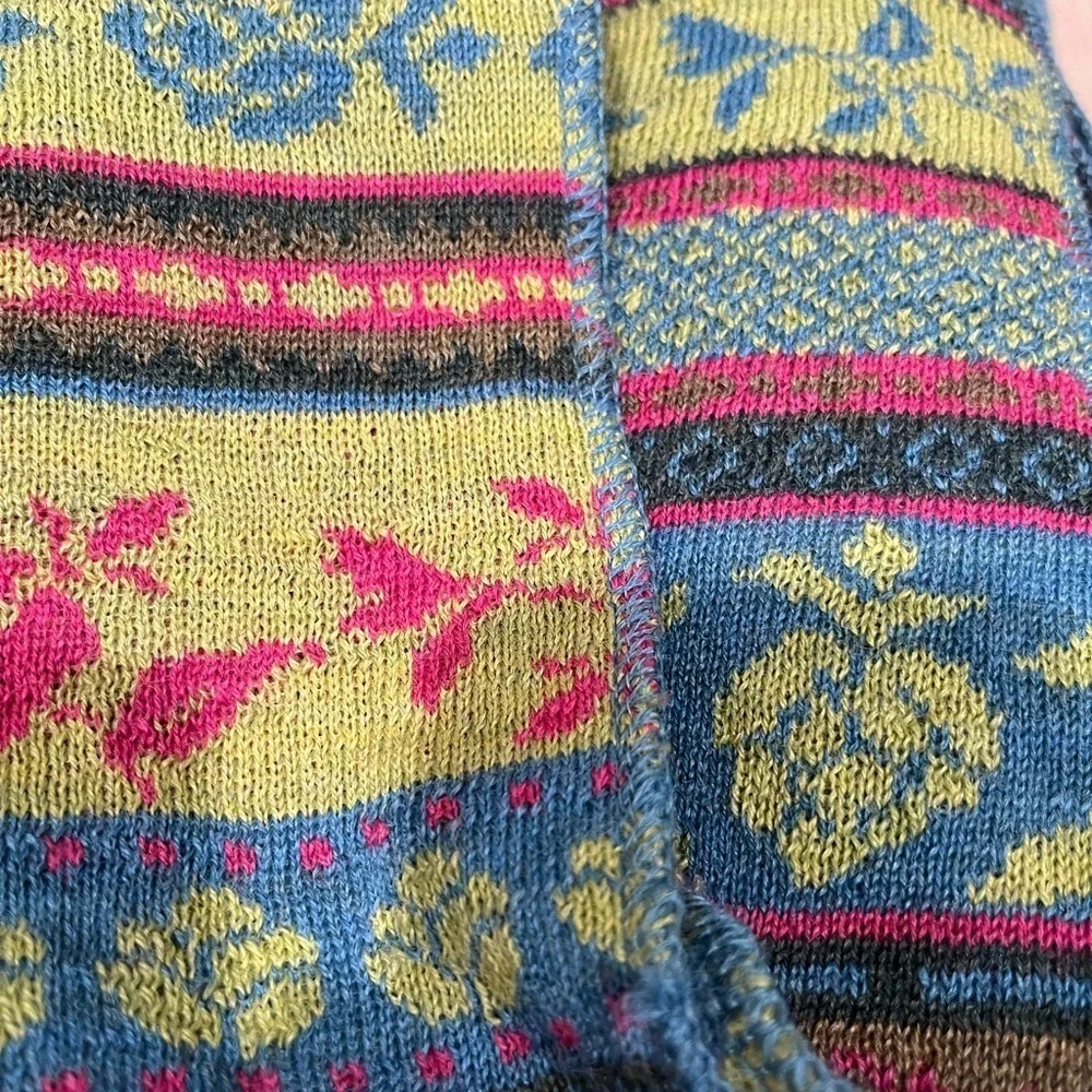 Flomax FAIR ISLE VIRGIN WOOL, MULTICOLORED FLORAL, MADE IN GERMANY SCARF: